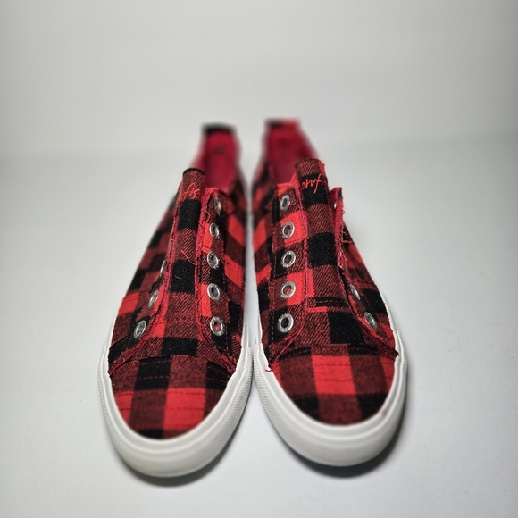 Blowfish Malibu Red and Black Plaid Slip-On 8.5 Womens Sneakers - Picture 3 of 13